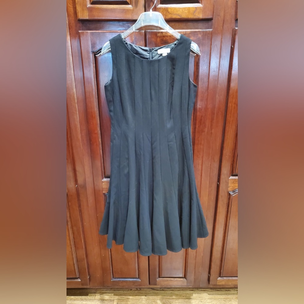 Calvin Klein Black Knee Length A-Line Dress Sleeveless Classic Quiet Luxury Sz 4 - Picture 2 of 5